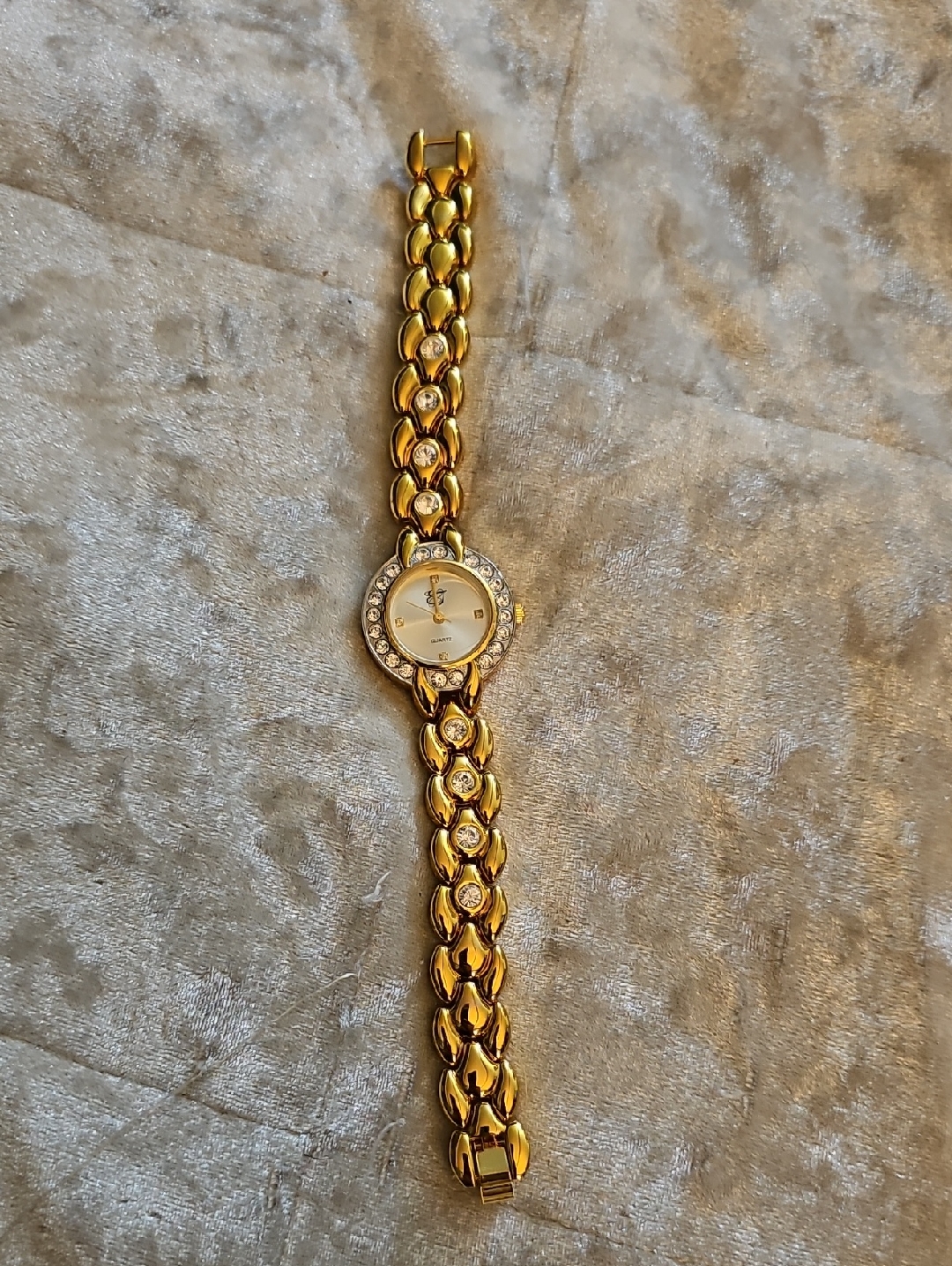 Elizabeth Taylor White Diamonds Watch Like New